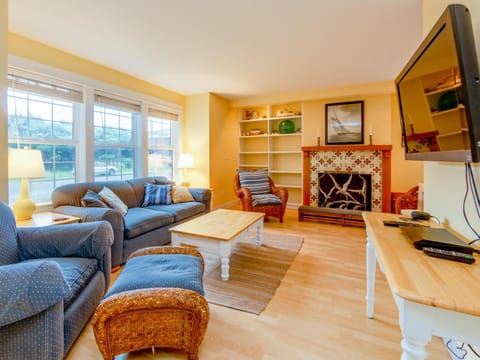 Becalmed MCA#1653 House in Manzanita