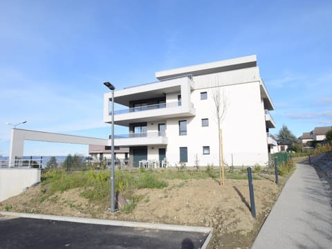 Appartement neuf moderne avec balcon et garage à Évian - FR-1-498-103 Apartment in Évian-les-Bains