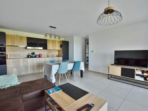 Appartement neuf moderne avec balcon et garage à Évian - FR-1-498-103 Apartment in Évian-les-Bains