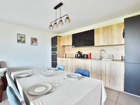 Appartement neuf moderne avec balcon et garage à Évian - FR-1-498-103 Apartment in Évian-les-Bains