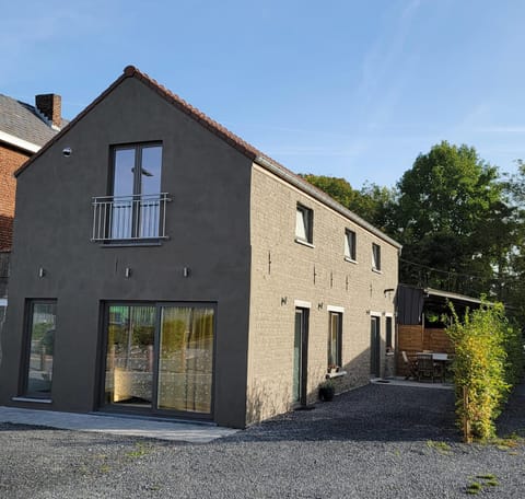 Property building, Day