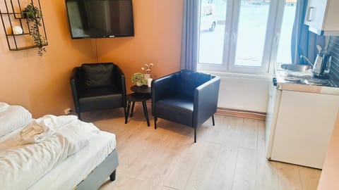 TV and multimedia, Photo of the whole room
