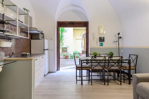 Kitchen or kitchenette, Living room