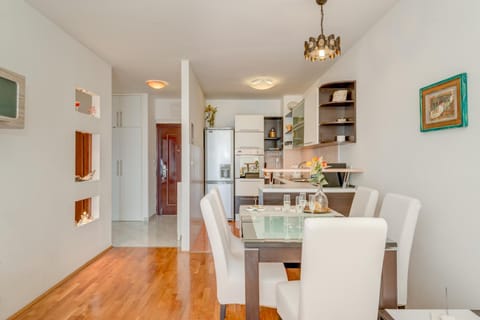Kitchen or kitchenette, Living room, Dining area
