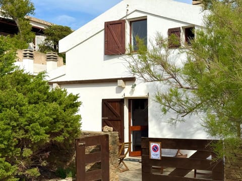 Property building, Garden, Garden view