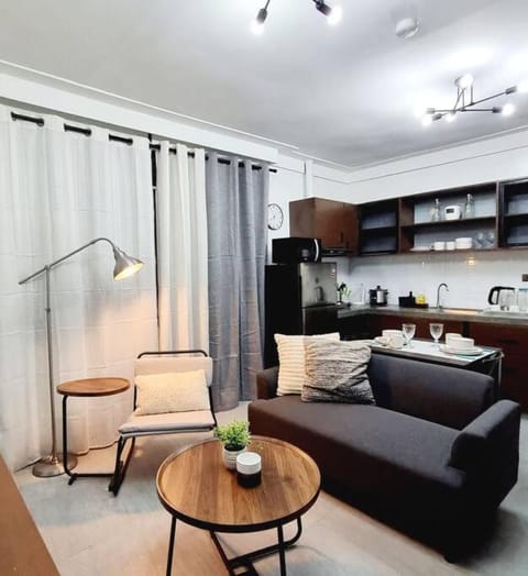 TV and multimedia, Living room, Seating area, fireplace