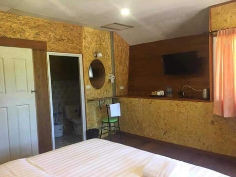 ฟาดิลบังกะโล Fadel bungalow Bed and Breakfast in Krabi Changwat