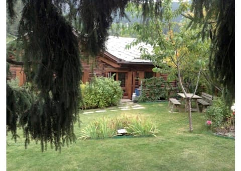Magnificent spacious 4 bedroom mountain chalet with spa Villa in Torgnon