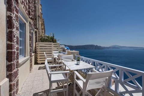 VILLA OIA 1880 House in Oia