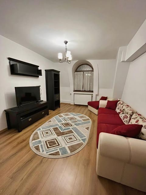 Communal lounge/ TV room, TV and multimedia, Living room, Seating area, Evening entertainment