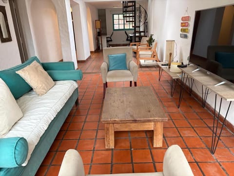 TV and multimedia, Living room, air conditioner