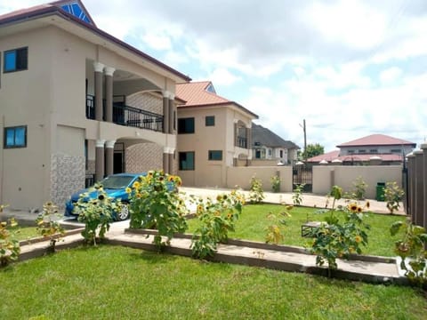 Property building, Spring, Day, Garden, Garden view