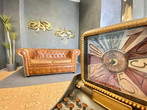 Living room, Decorative detail, Seating area