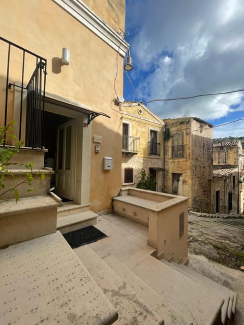 Property building, Patio, Facade/entrance, Neighbourhood, View (from property/room), Seating area, Street view, Quiet street view
