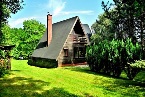 Property building, Day, Natural landscape, Garden, Garden view