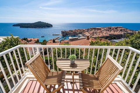 View (from property/room), City view, Landmark view, Sea view