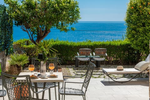 Patio, Garden, View (from property/room), Balcony/Terrace, Seating area, Garden view, Sea view