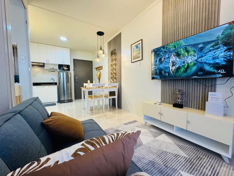 Kitchen or kitchenette, Living room, Dining area