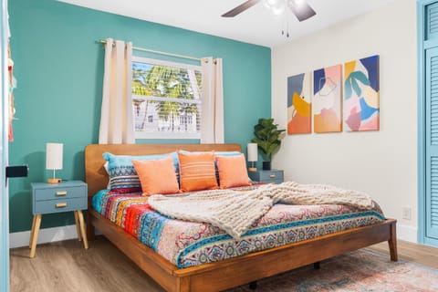 7 beds Walk 2 BEACH Great for Families & Groups House in Pompano Beach