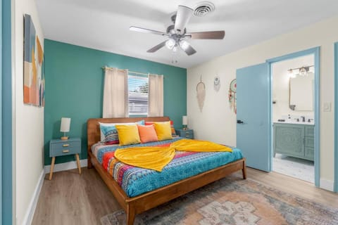 7 beds Walk 2 BEACH Great 4 Families & Groups #1 House in Pompano Beach