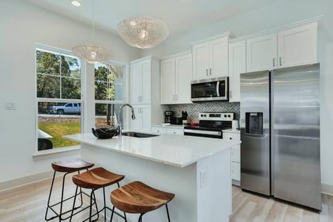 Lake Hm Hill Mountain View-BOAT Rental Available! House in Canyon Lake