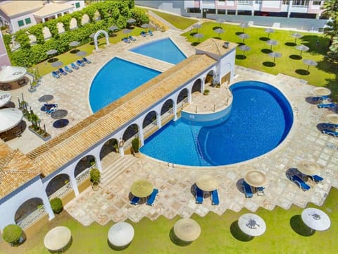 Lounge or bar, Swimming pool