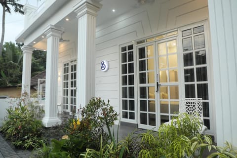 Property building, Day, Garden, Garden view