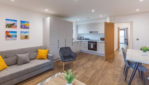 Kitchen or kitchenette, Living room, Seating area