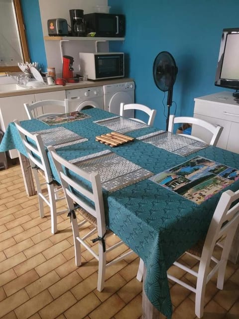 Kitchen or kitchenette, minibar, pet friendly, Internal: Not applicable to any particular room