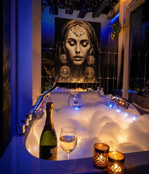 Hot Tub, Bath