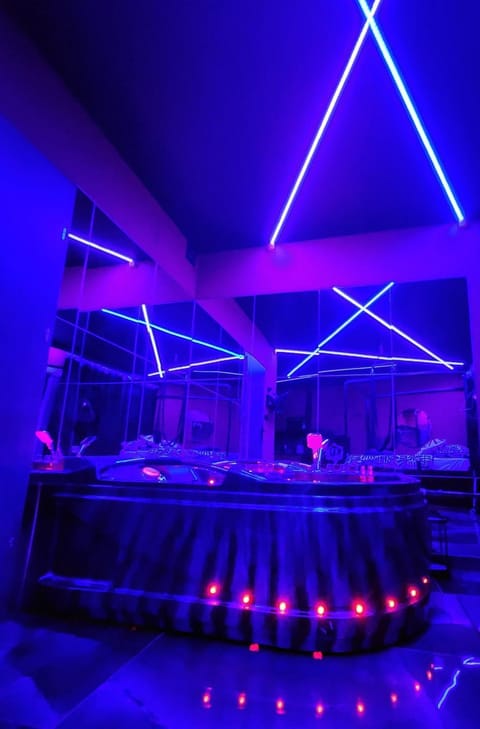 Hot Spring Bath, Hot Tub