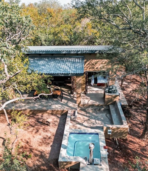Property building, Patio, Spring, Day, Natural landscape, BBQ facilities, Garden, Garden view, Swimming pool