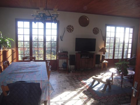 Communal lounge/ TV room