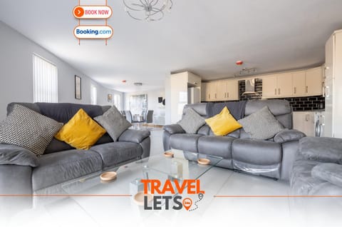 Living room, Seating area, Text overlay