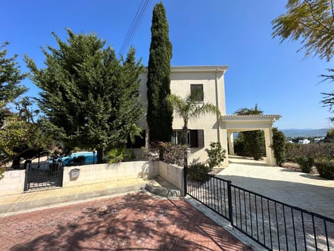Property building, Day, Garden