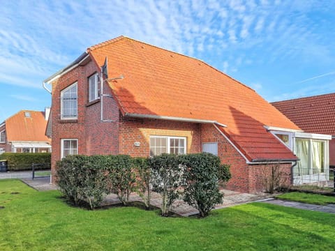 Property building, Garden, Balcony/Terrace