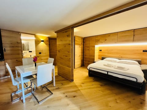 Bed, Living room
