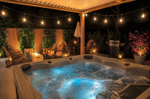 Patio, Night, BBQ facilities, Hot Tub, Spa and wellness centre/facilities