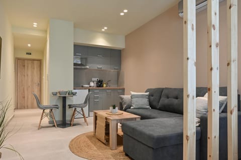 Kitchen or kitchenette, Seating area