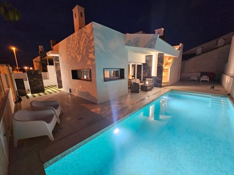 Property building, Pool view