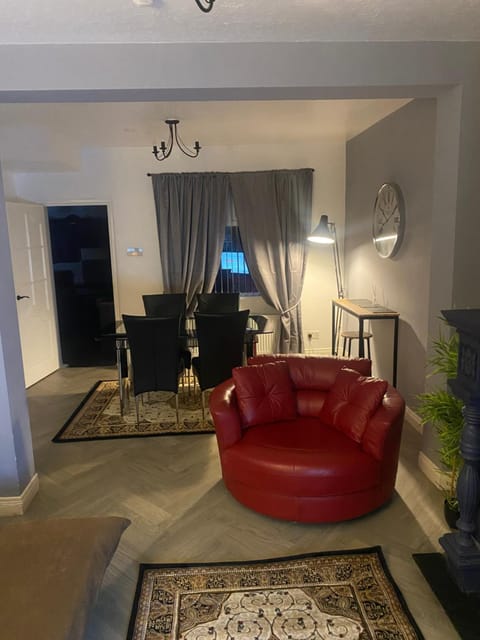 Manor House OVER 25 ONLY kids with adults allowed House in Belfast