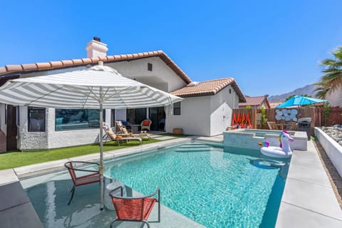 Swimming pool, Swimming pool