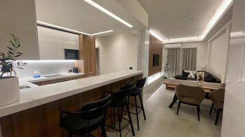 Facade/entrance, Dining area