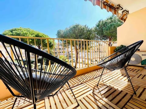 Natural landscape, View (from property/room), Balcony/Terrace