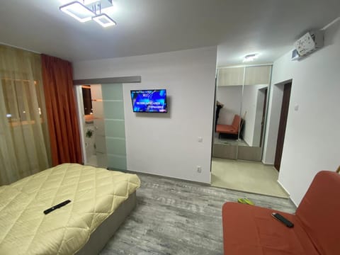 Communal lounge/ TV room, Bed, TV and multimedia, Living room, Bedroom, air conditioner