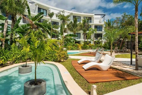 Property building, Garden, Pool view, Swimming pool