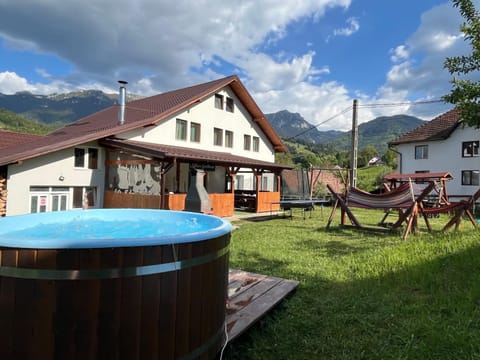 Property building, Spring, Day, Natural landscape, Garden, Evening entertainment, Garden view, Mountain view, Pool view, Swimming pool, sunbed