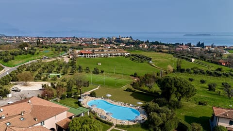Lake view, Swimming pool