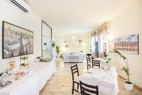 Communal lounge/ TV room, Lounge or bar