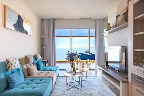 TV and multimedia, Balcony/Terrace, Living room, Seating area, Sea view